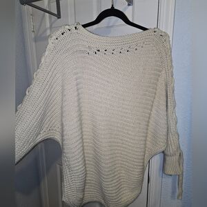 Elegant Cream Sweater L/XL